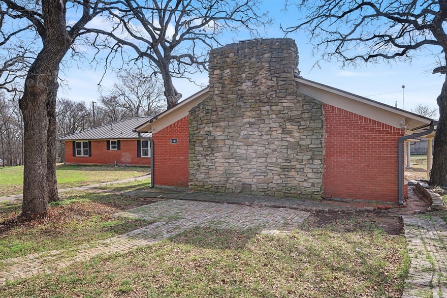 8240 Kramer Street, Lillian, Texas