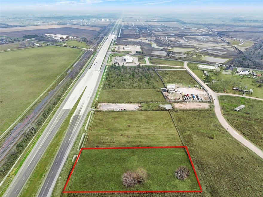5885 Highway 90, Dayton, Texas