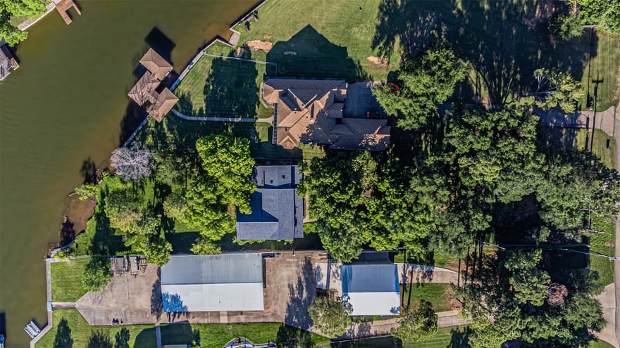 1712 Island Village Court, Granbury, Texas