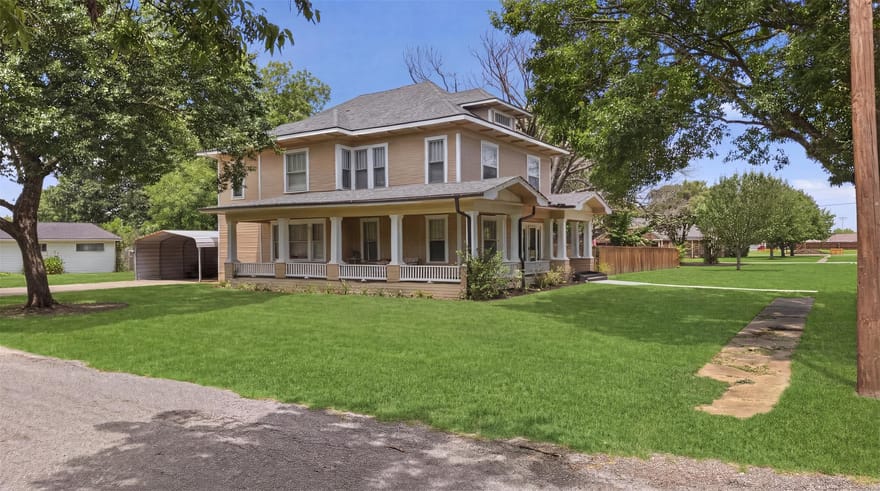 901 N Main Street, Leonard, Texas