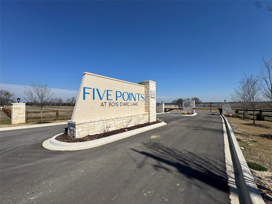 552 Lakeshore Lane, Windom, Texas