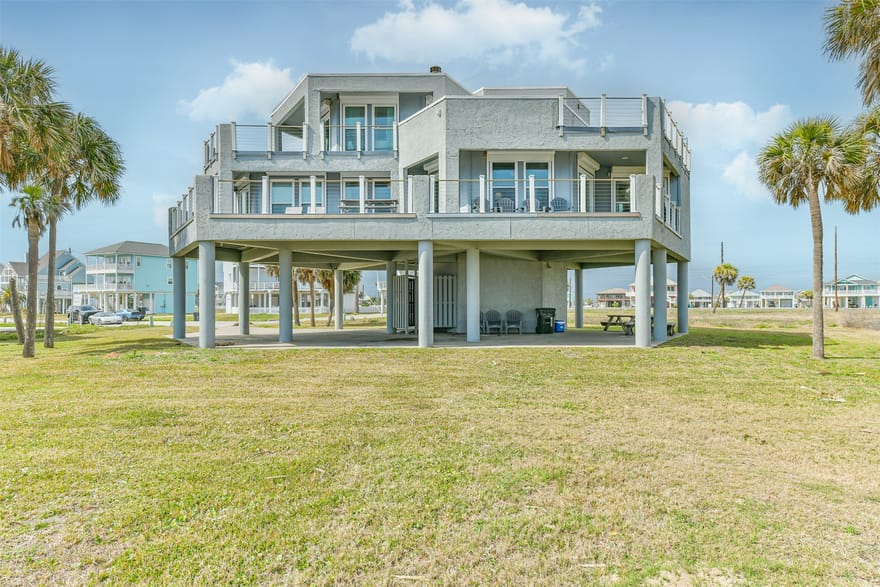 18611 W De Vaca Lane, Galveston, Texas