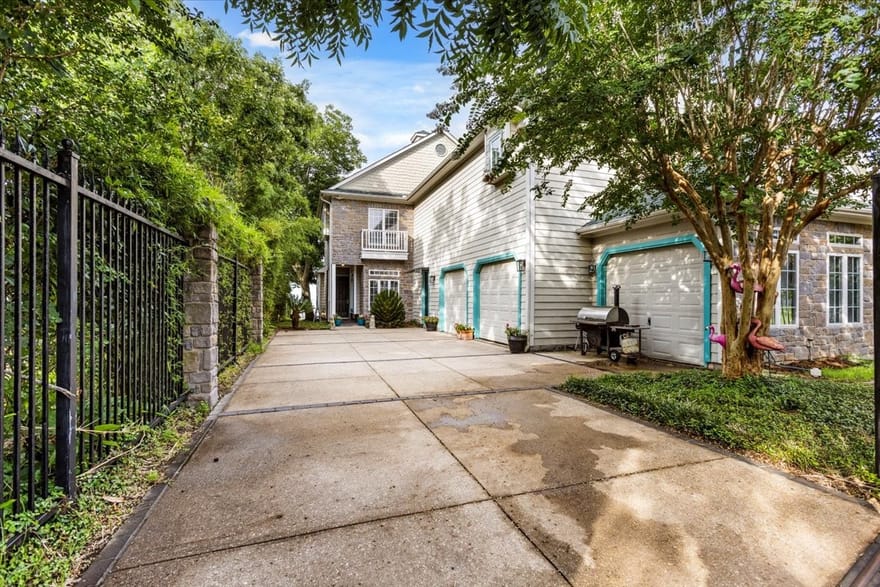 3039 Bayshore Drive, Bacliff, Texas