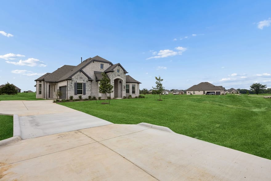5013 Valley View Drive, Joshua, Texas