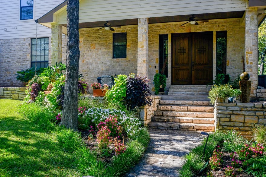 1501 S Chisholm Trail, Granbury, Texas