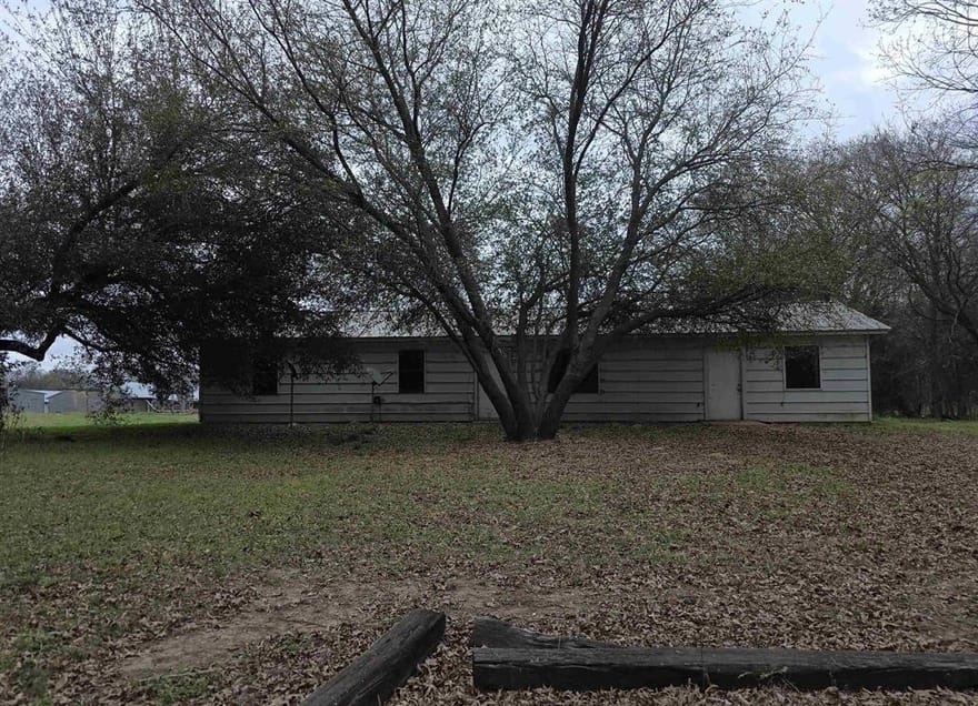 1886 Opossum Rd, Pittsburg, Texas