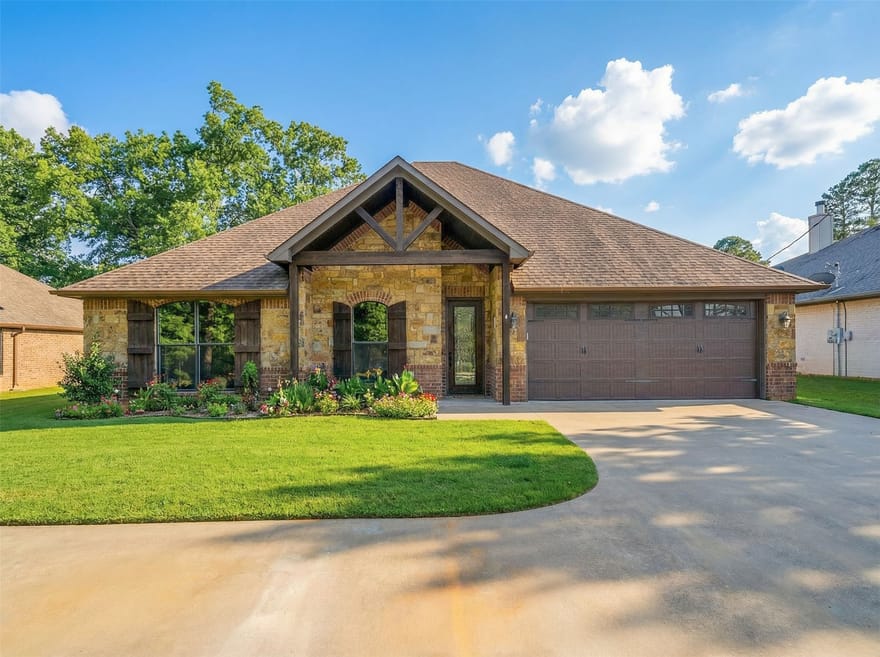 2114 W Hawkins Parkway, Longview, Texas