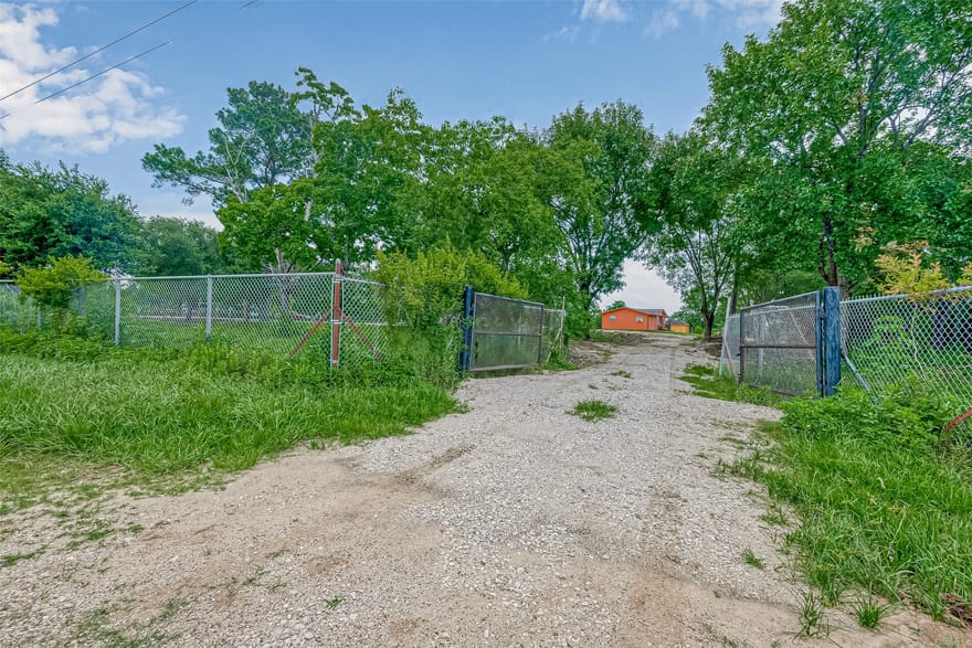 1031 County Road 491, Dayton, Texas