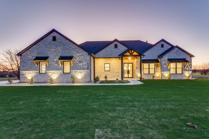 6306 Starlight Ranch Road, Godley, Texas