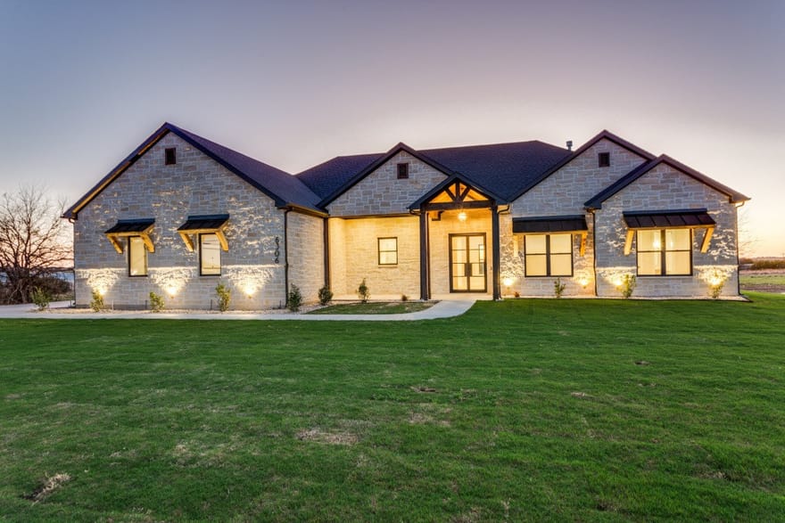 6306 Starlight Ranch Road, Godley, Texas