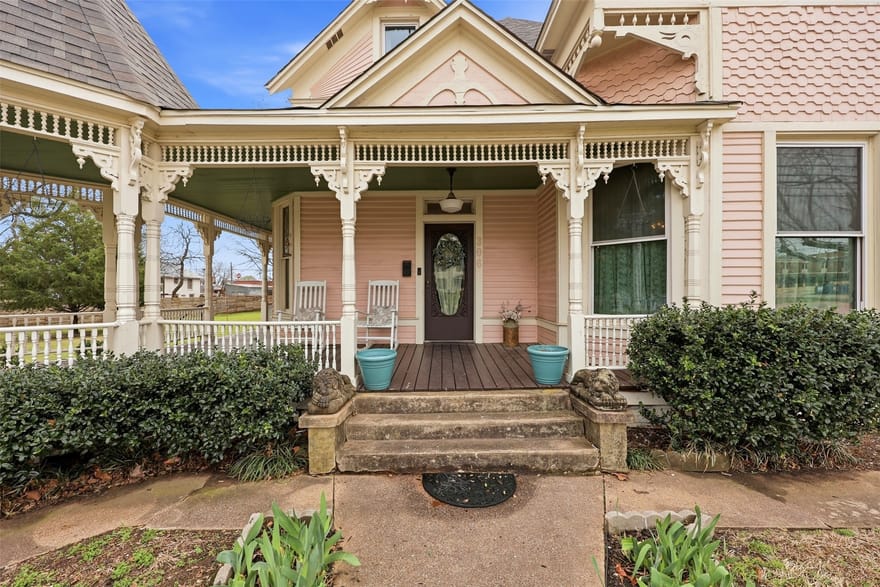 306 E Tarrant Street, Bowie, Texas