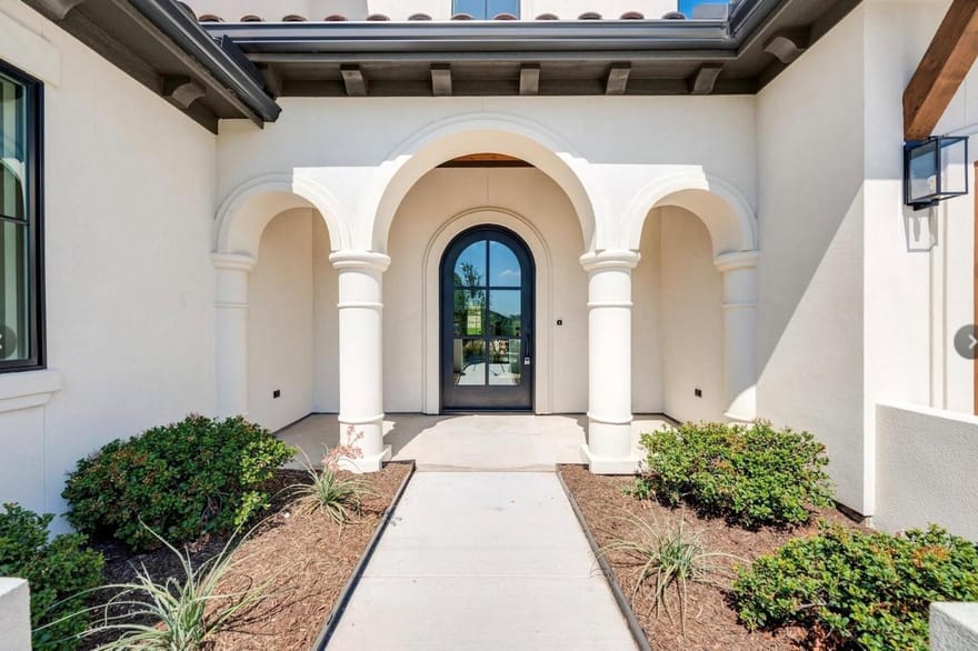 9624 Latour Lane, Fort Worth, Texas