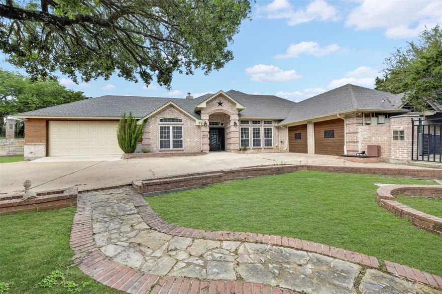 4508 Chavez Court, Granbury, Texas