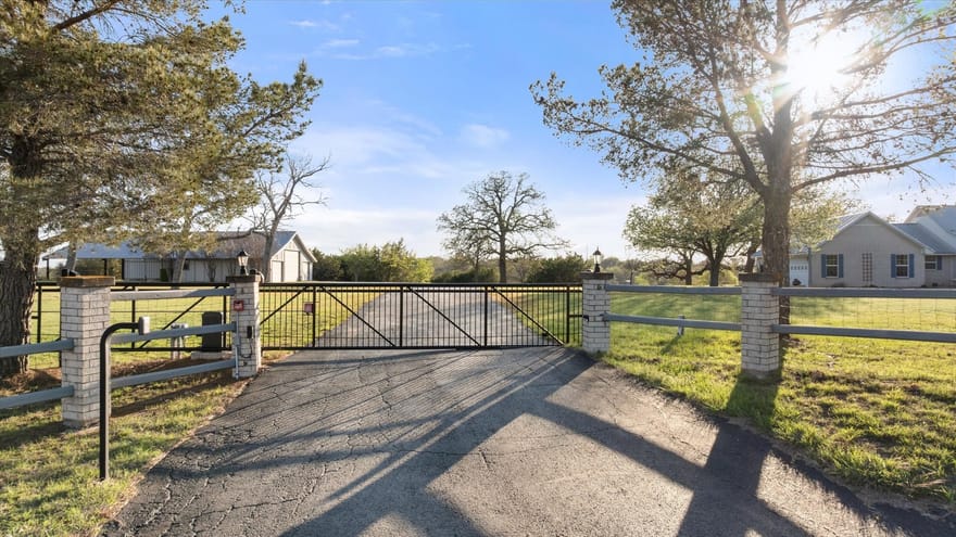 3100 Durant Court, Granbury, Texas