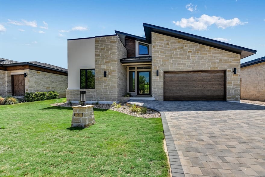 121 Azalea Loop, Horseshoe Bay, Texas