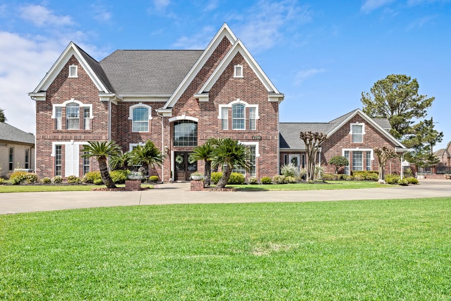 2700 Spurlock Road, Nederland, Texas