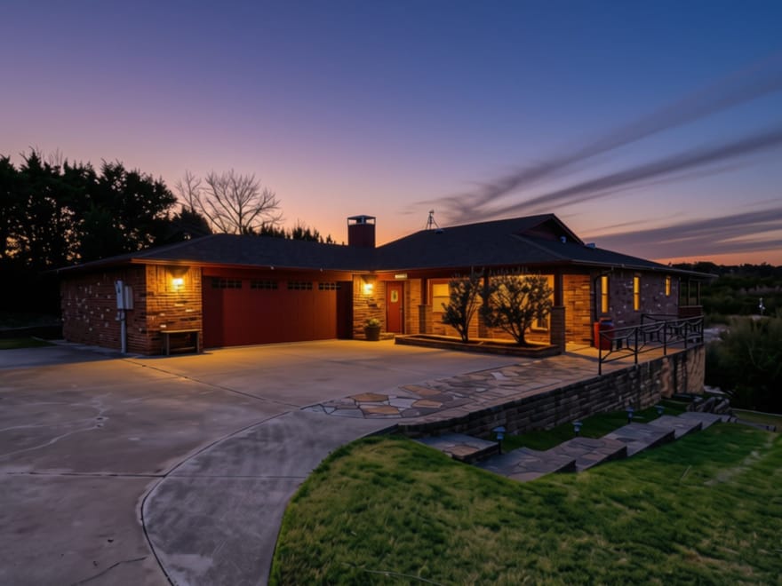 4601 Steepleridge Trail, Granbury, Texas