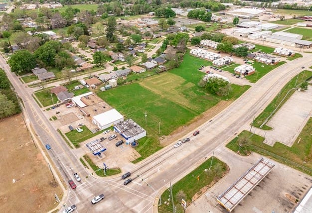 1405 Swan Lake Road, Bossier City, Louisiana
