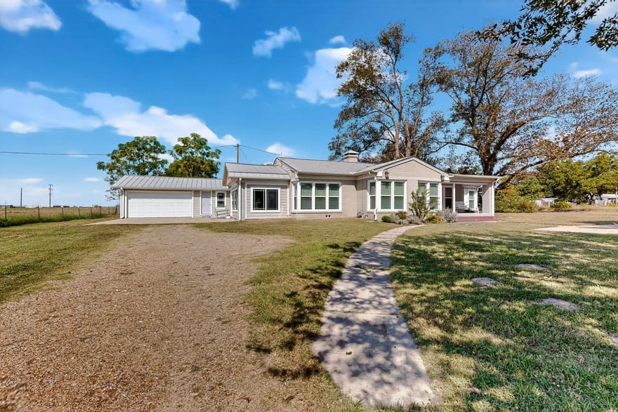 1800 W Frank Street, Grand Saline, Texas