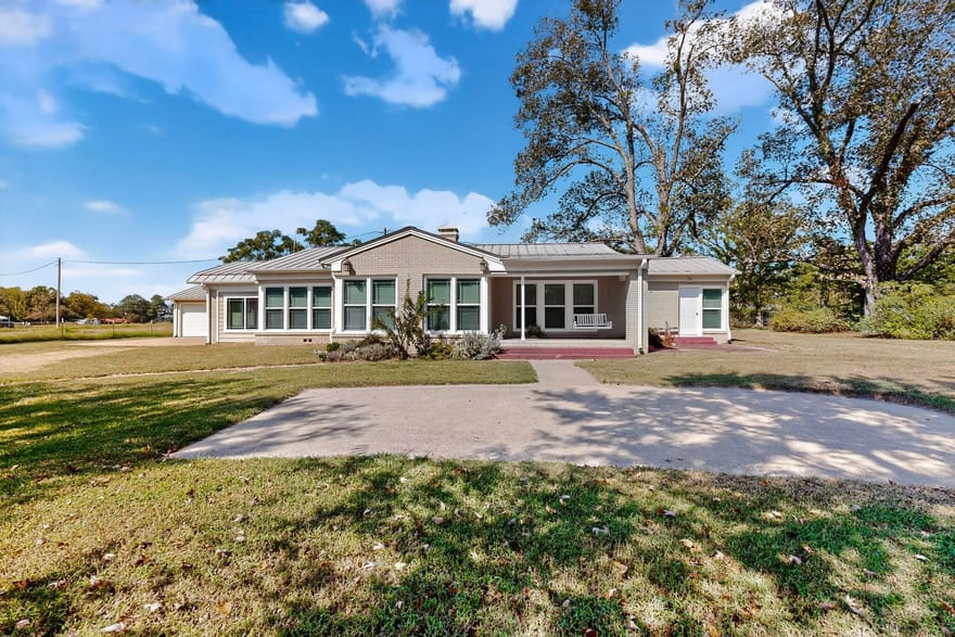 1800 W Frank Street, Grand Saline, Texas