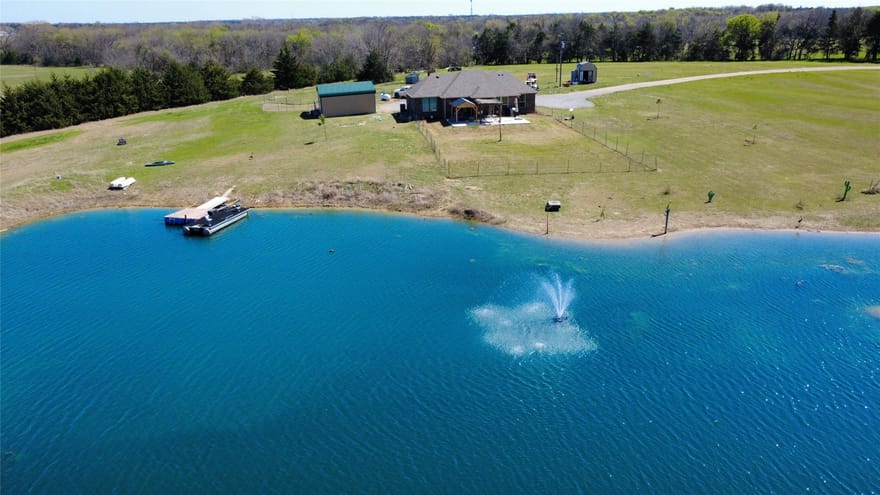 884 County Road 2900, Dodd City, Texas