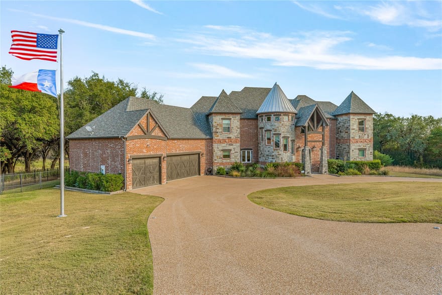 19069 Lakeview Court, Whitney, Texas