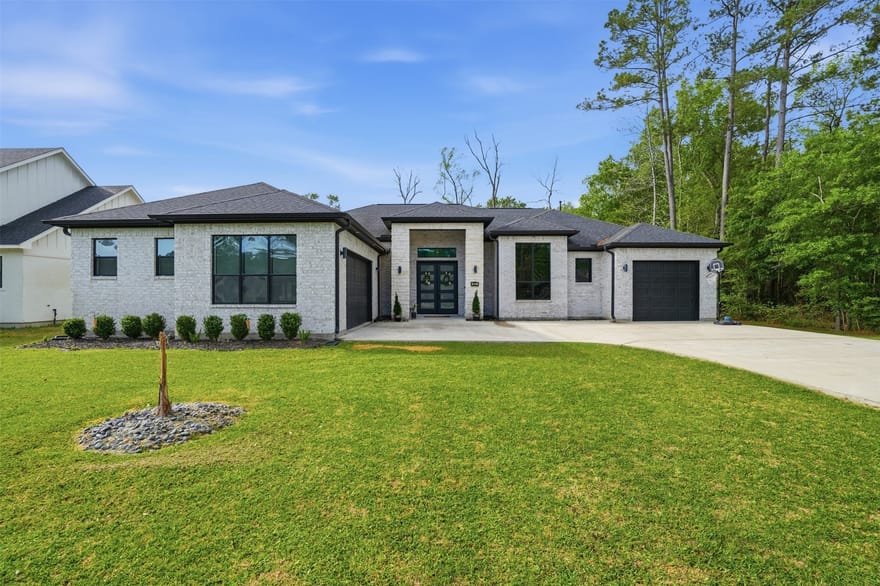540 Road 662, Dayton, Texas