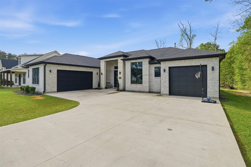540 Road 662, Dayton, Texas