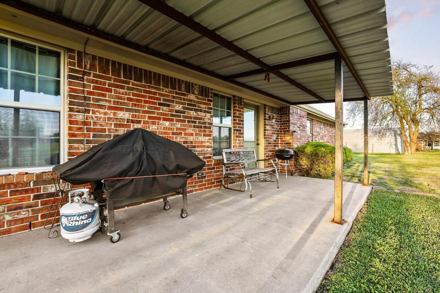 420 County Road 4825, Leonard, Texas