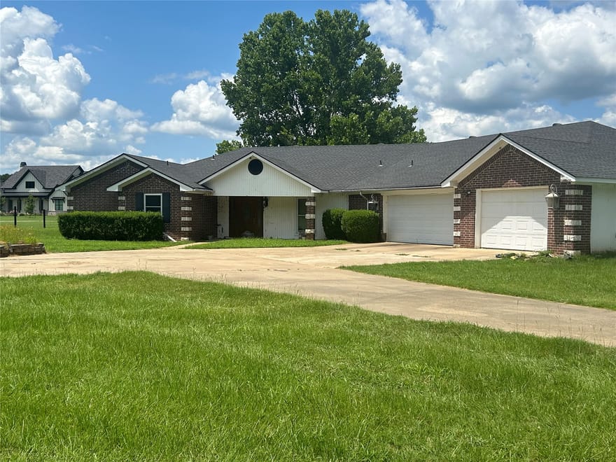 475 Acorn Trail, Hallsville, Texas