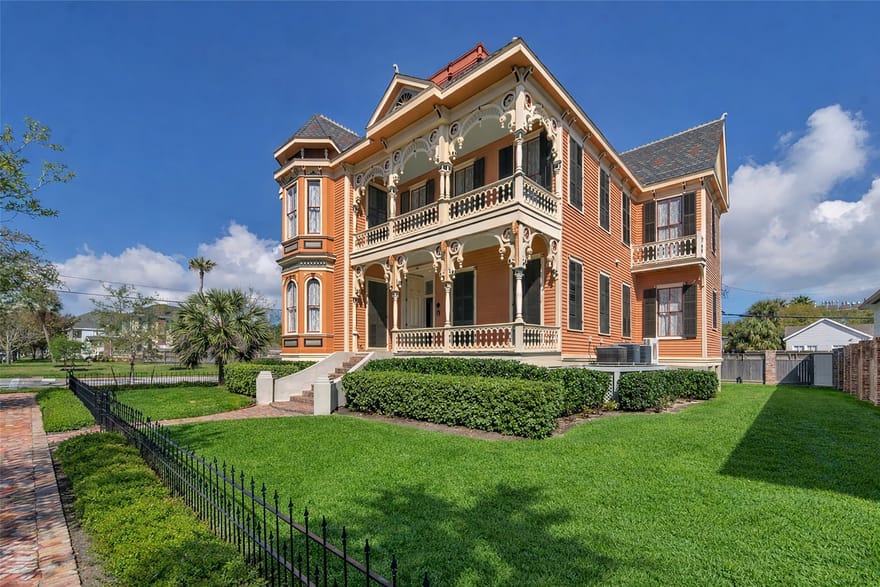 926 Winnie Street, Galveston, Texas