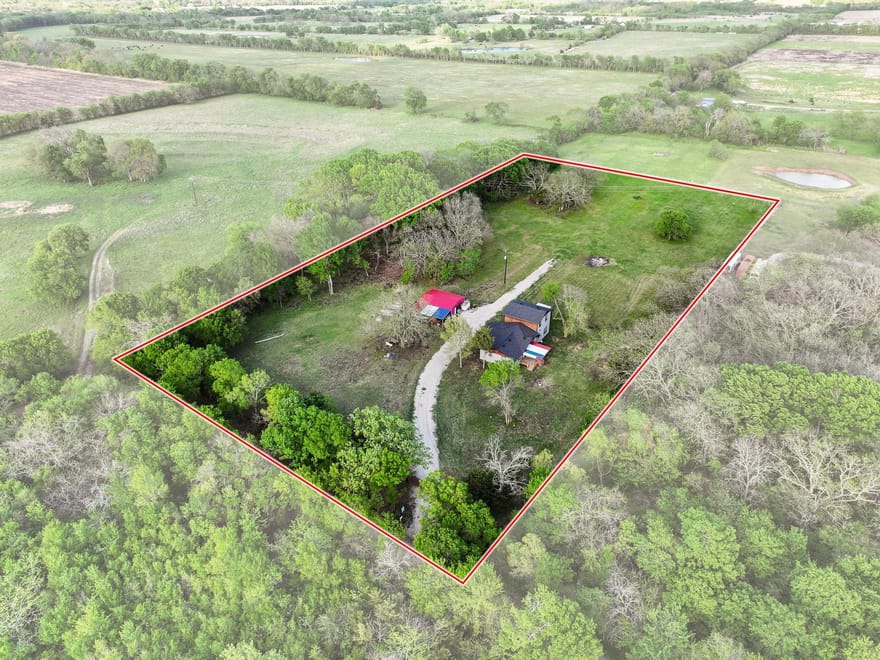 1604 County Rd 4040, Savoy, Texas