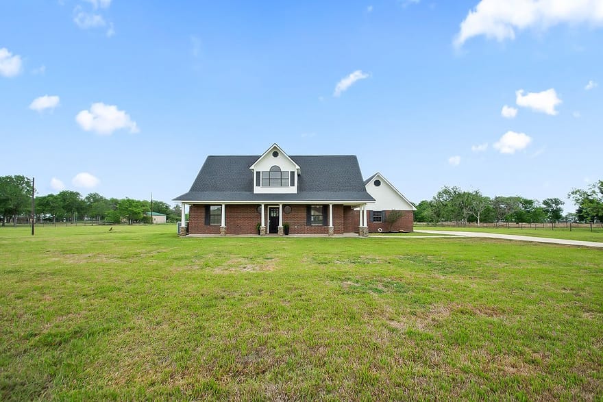 602 Cedar Creek Drive, Needville, Texas