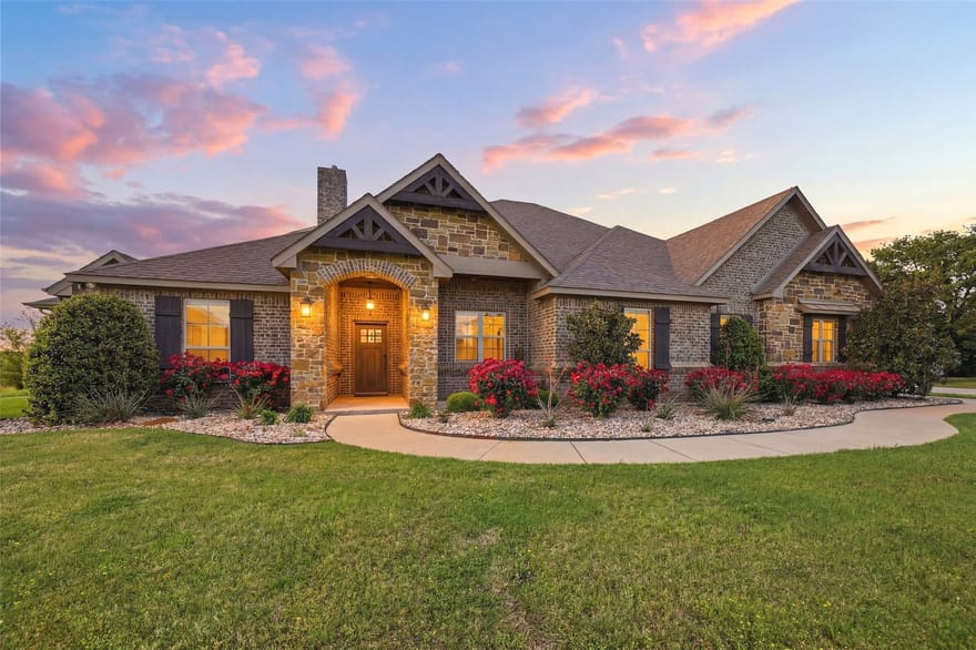 56 Turtle Point Lane, Gordonville, Texas