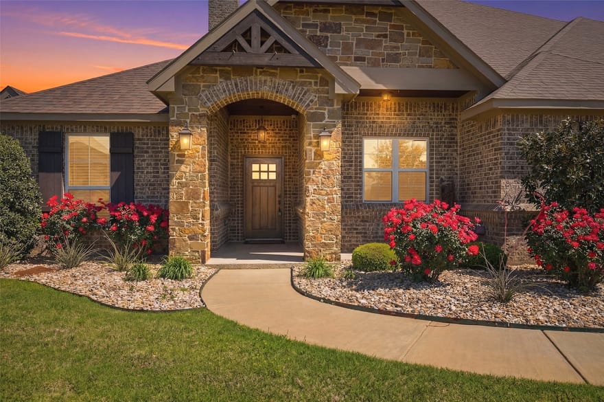 56 Turtle Point Lane, Gordonville, Texas