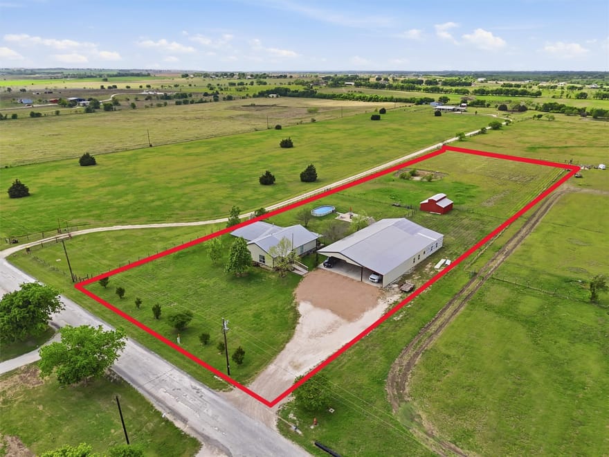 10208 County Road 418, Grandview, Texas