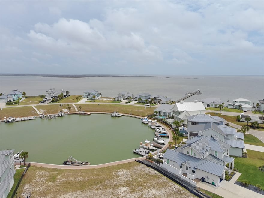 122 Bismarck Lane, Rockport, Texas