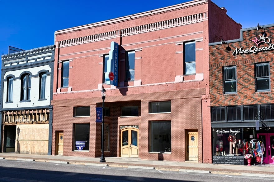 425 W Main Street, Denison, Texas