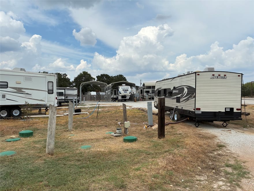 431 Hcr 2105 Loop, Whitney, Texas