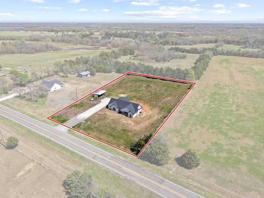 14457 E Fm 1396, Windom, Texas