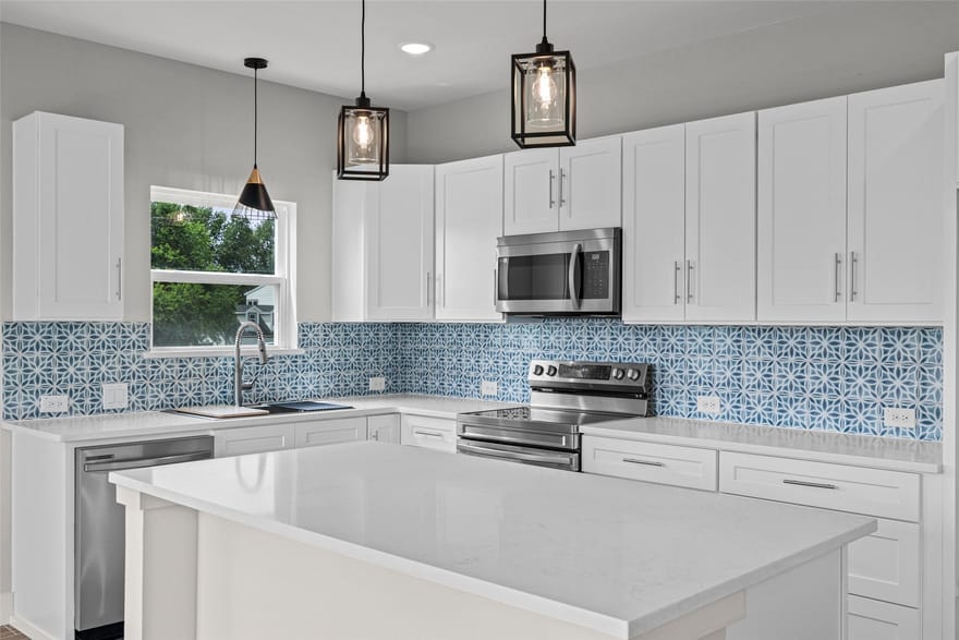 702 Perkins Court, Granbury, Texas