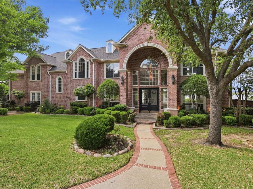 5815 Bay Club Drive, Arlington, Texas