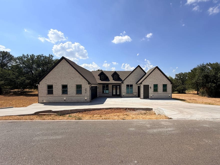 7016 Westover Drive, Granbury, Texas