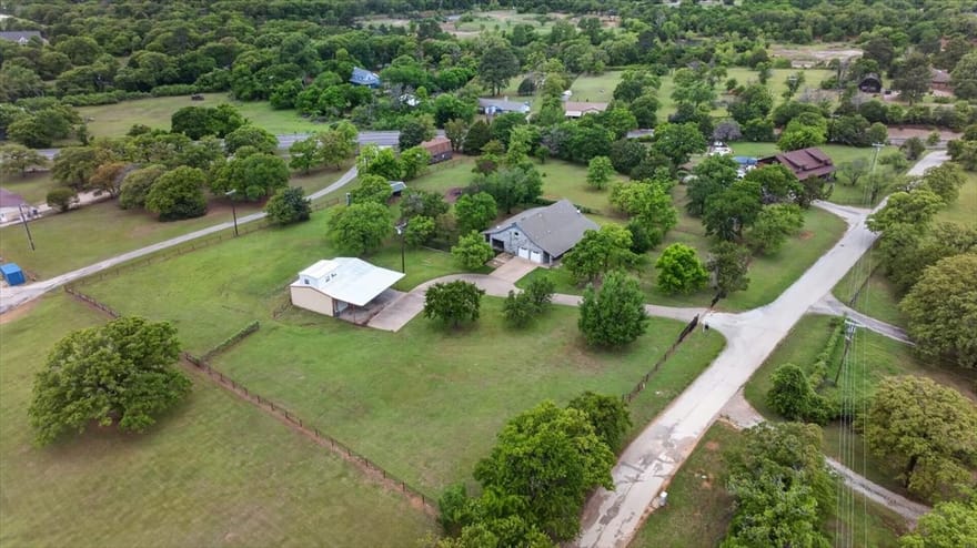 4609 Slayton Road, Cleburne, Texas
