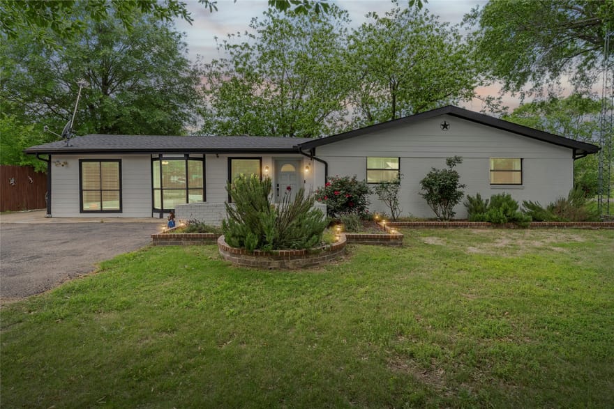 965 Farm Road 900, Saltillo, Texas