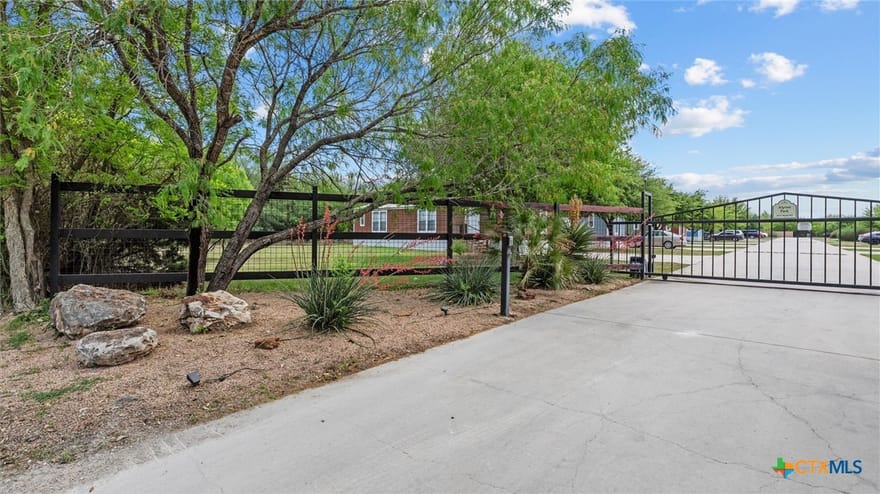 1911 Wald Road, New Braunfels, Texas