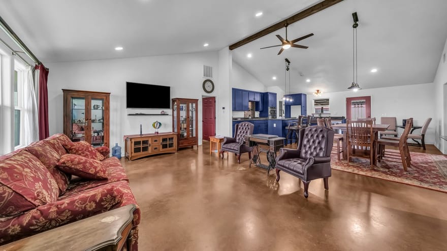 5500 County Road 302, Grandview, Texas