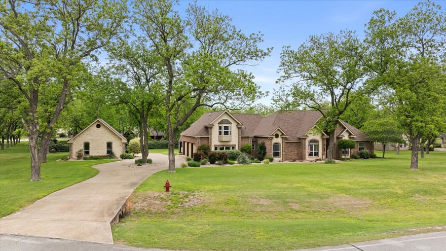 7404 Fox Fire Court, Granbury, Texas