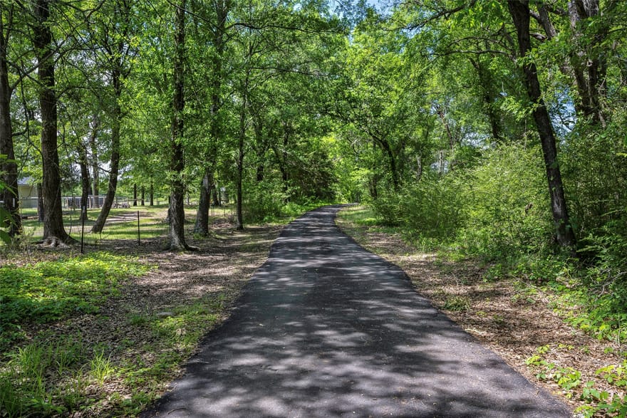 1003 Vz County Road 3211, Wills Point, Texas