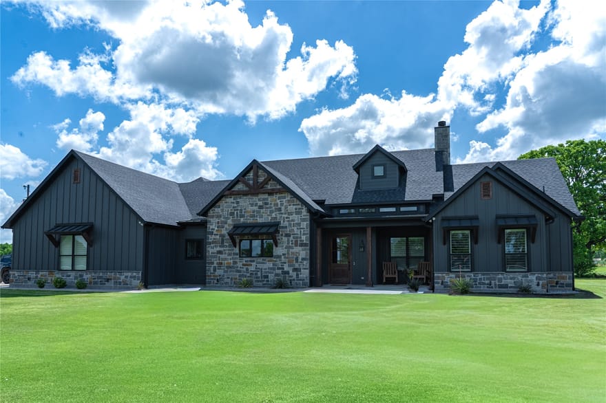 2667 Vz County Road 3208, Wills Point, Texas